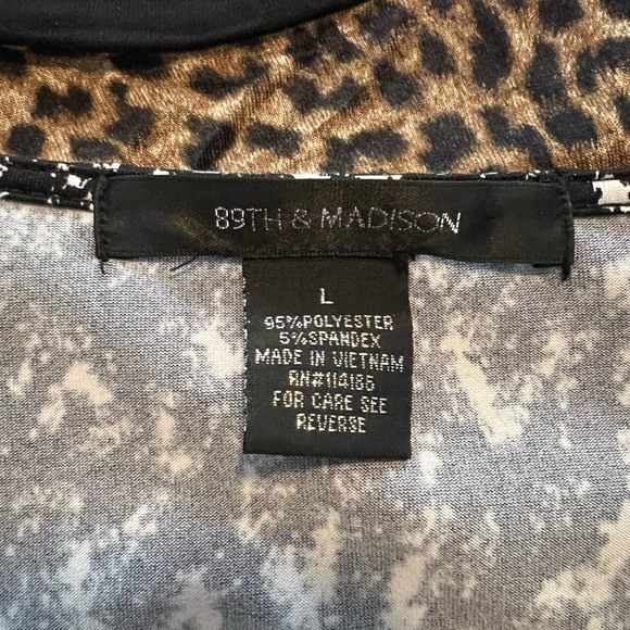 89th & Madison black and white top. Size large. Good condition. - Picture 4 of 4